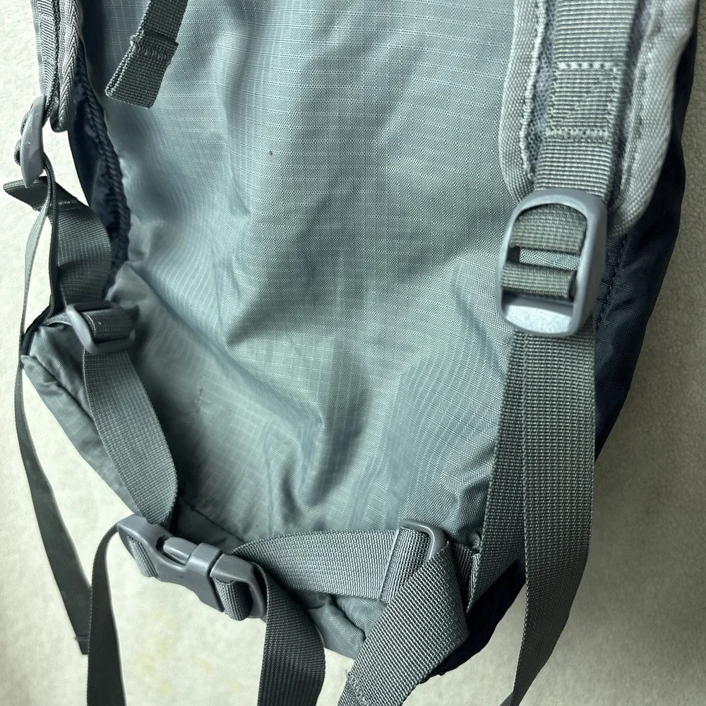 REI Flash 18 Drawstring Packable Lightweight Hiking Daypack Black